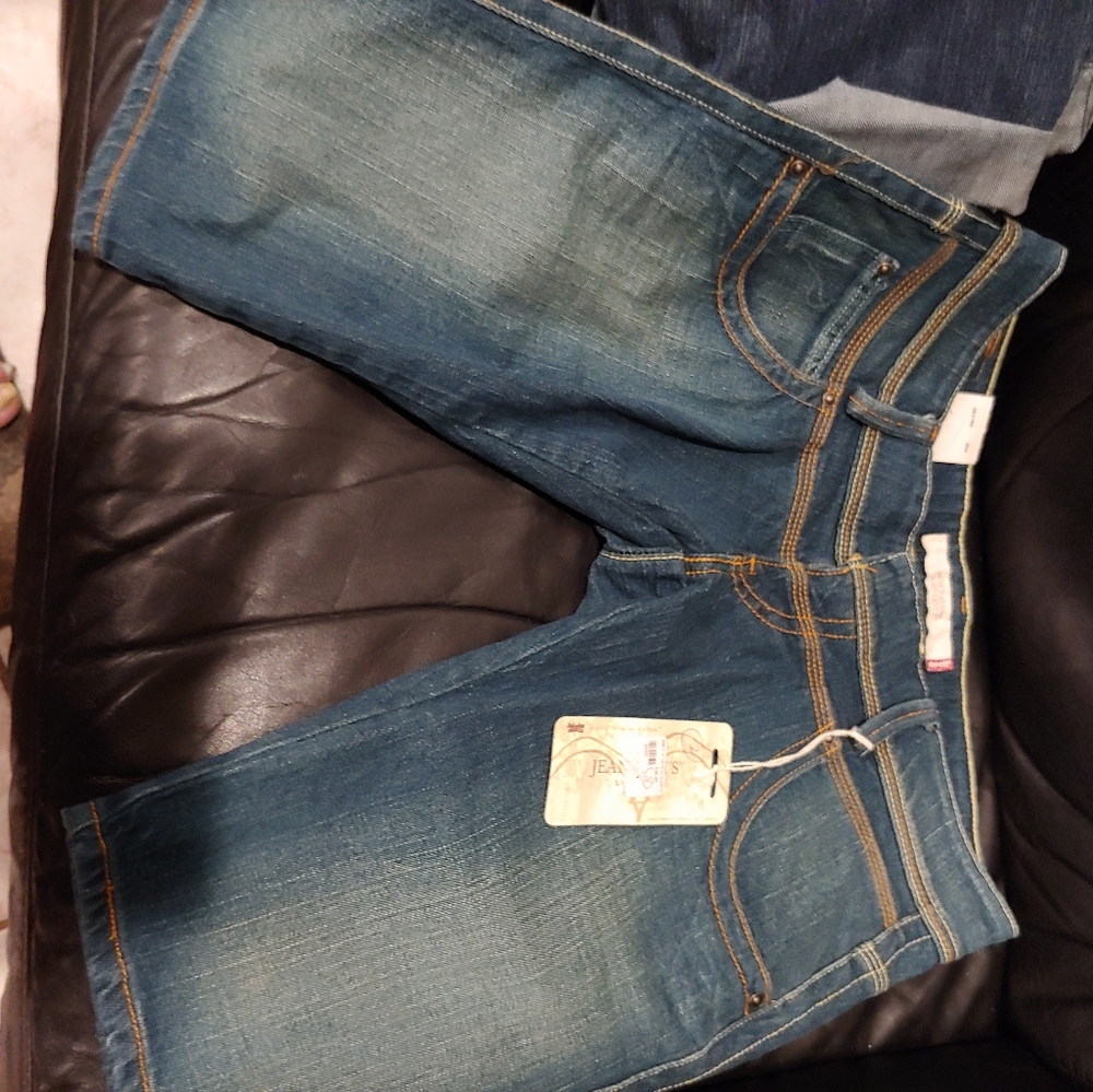 New Levi Strauss Woman's Jean shorts